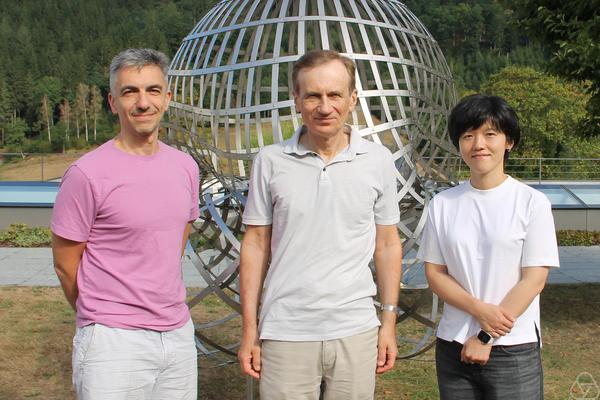 Alexander Rakhlin, Alexandre B. Tsybakov, Yi Yu